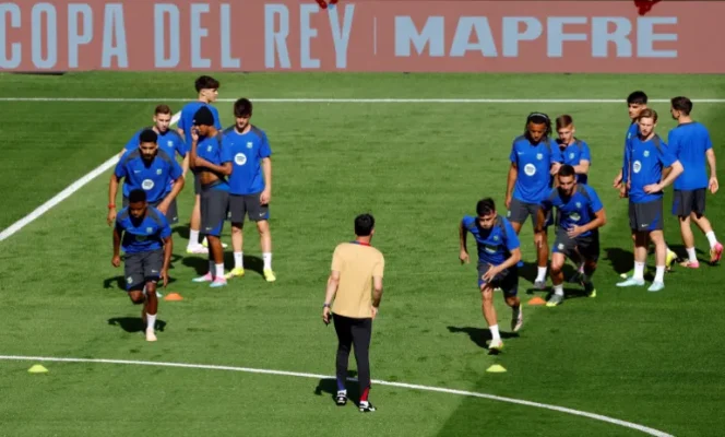 Chiến đấu giành Cúp Nhà vua Tây Ban Nha: FC Barcelona đang tập luyện